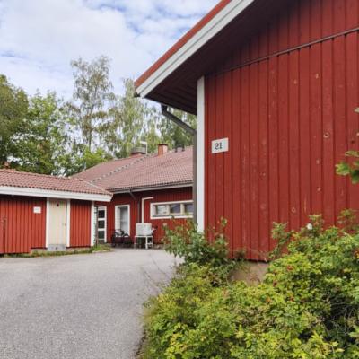 Myllymäen päiväkoti ulkoa kuvattuna.